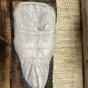 Dog / puppy coat  new wot size large  small dog  18” length 9”width